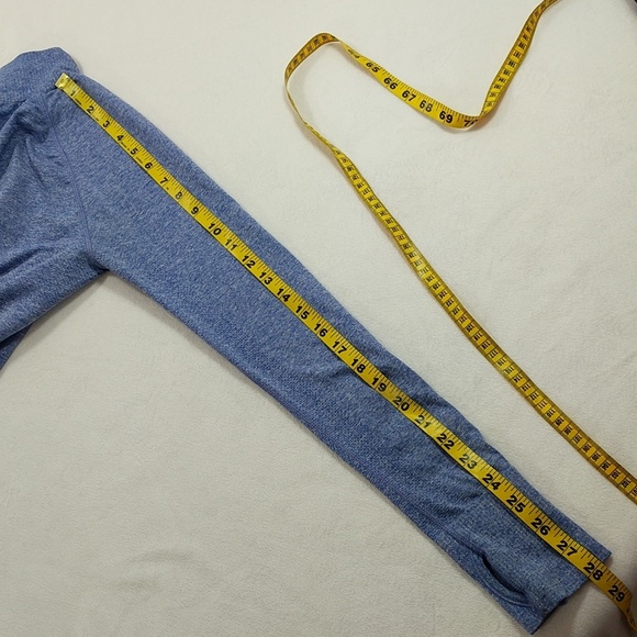 Long sleeve half-zip athletica top w/ thumb holes - Picture 8 of 8